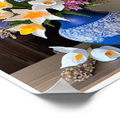 Prachtige blauwe vaas bloemschikken narcissen poster (Hoek)