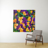 Prachtige bloeiende pansies in de tuin wandkleed (In Situ (horizontaal))