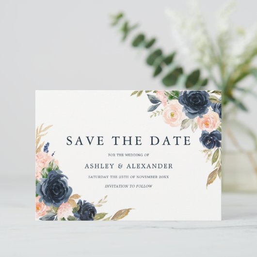 Prachtige Blush & Navy Bloemige Bruiloft Save The Date (Staand voorkant)