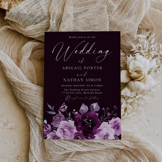 Prachtige bordeauxrode wijn & mauve elegante trouw kaart