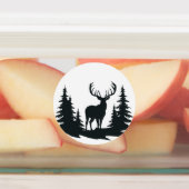 Prachtige Buck Tussen Pine Trees Labels (Aangebracht)