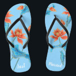 Prachtige Chinoiserie Sinaasappel & Blue Wedding Teenslippers<br><div class="desc">Het is prachtig, hè? Dit wenselijke paar teenslippers heeft een luxe chinoiserie-patroon van lotusbloemen tegen de felblauwe achtergrond, en een verwisselbare typografie "Net getrouwd". Show van uw nieuwe status van mevrouw met deze verbluffende en comfortabele bridale dia's! ♥ pas het met uw formulering aan door de gebieden van de sjabloon...</div>