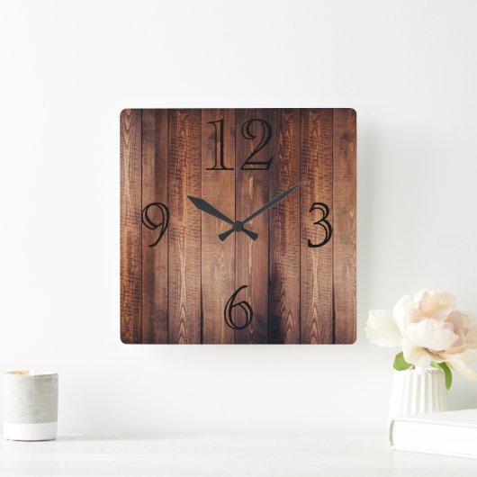 Prachtige, donkere, op hout uitziende wandklok (Huis)