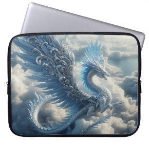 Prachtige draak omringd door wolken laptop sleeve