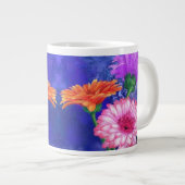 Prachtige drie kleuren-Gerberas - Migned Drawing A Grote Koffiekop (Voorkant rechts)