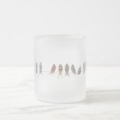Prachtige eenvoudige moderne vogels op een draad matglas koffiemok (Center)