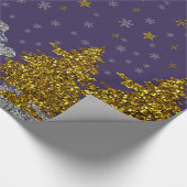 Prachtige feestdag in het paars cadeaupapier (Hoek)