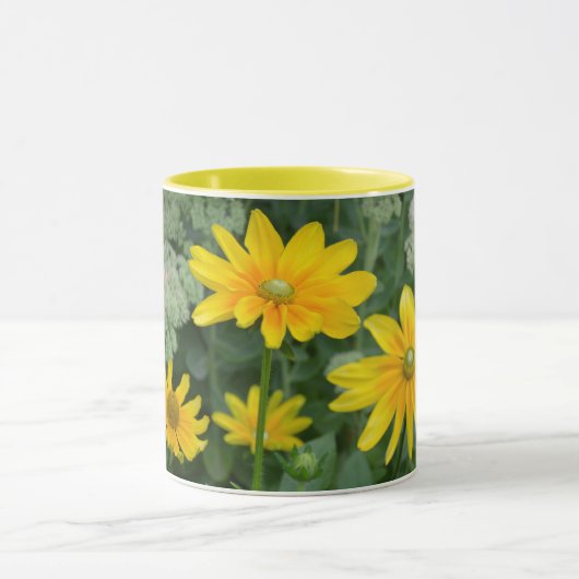 Prachtige gele mok voor zonnebloempitten (Midden)