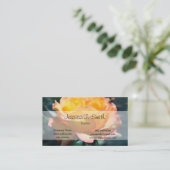 Prachtige gele rozenbloem op groene achtergrond. visitekaartje (Staand voorkant)