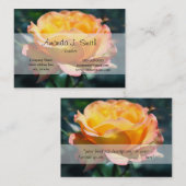 Prachtige gele rozenbloem op groene achtergrond. visitekaartje (Voorkant / Achterkant)