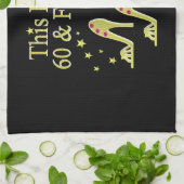 PRACHTIGE GOUDEN 60E VERJAARDAG HIGH HEEL DESIGN THEEDOEK (Gevouwen)