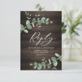 prachtige groene eucalyptusbruiloft donker hout RSVP kaartje (Staand voorkant)