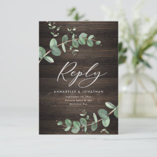 prachtige groene eucalyptusbruiloft donker hout RSVP kaartje