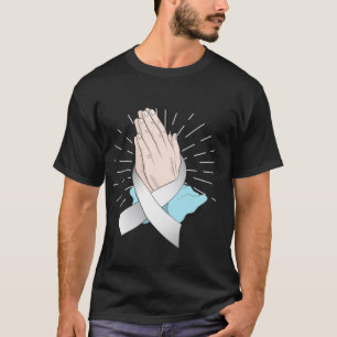 Prachtige handen met aandacht voor kanker met lint t-shirt