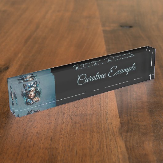 Prachtige hybride van een vrouw en een panter naambordje (Zijkant)