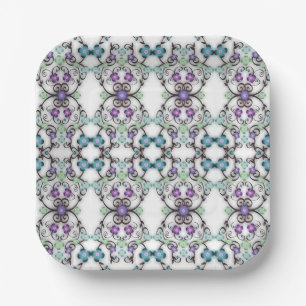 Prachtige kantachtige uitzicht van blauwe violette papieren bordje