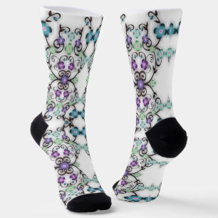 Prachtige kantachtige uitzicht van blauwe violette sokken