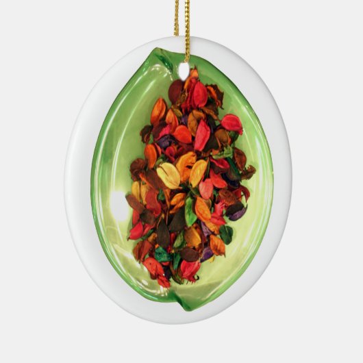 Prachtige, kleurrijke vormgeving van het roos keramisch ornament (Rechts)