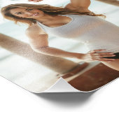 Prachtige Latina Bodybuilder Posing op het strand Foto Afdruk (Hoek)