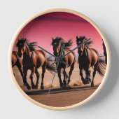 Prachtige majestueuze wilde paarden rennen in sche (Voorkant)