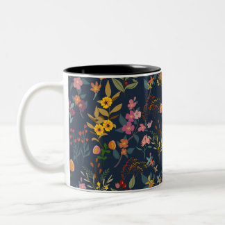 Prachtige, mooie kleurrijke wilde bloem tweekleurige koffiemok