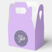 Prachtige, paarse koekjescake voor de voordeur bedankdoosjes (Geopend)