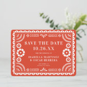 Prachtige Papel Picado Foto Warm Red Wedding Save The Date (Staand voorkant)