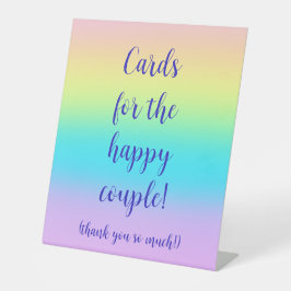 Prachtige pastelregenbooggradiënt bruiloft reclamebord met voetstuk