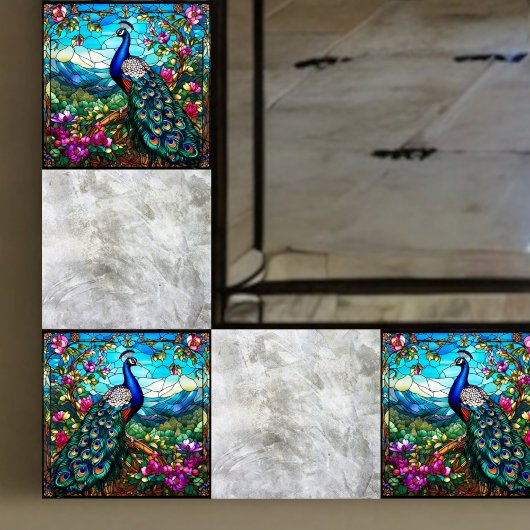 Prachtige pauw tussen de bloementuin tegeltje