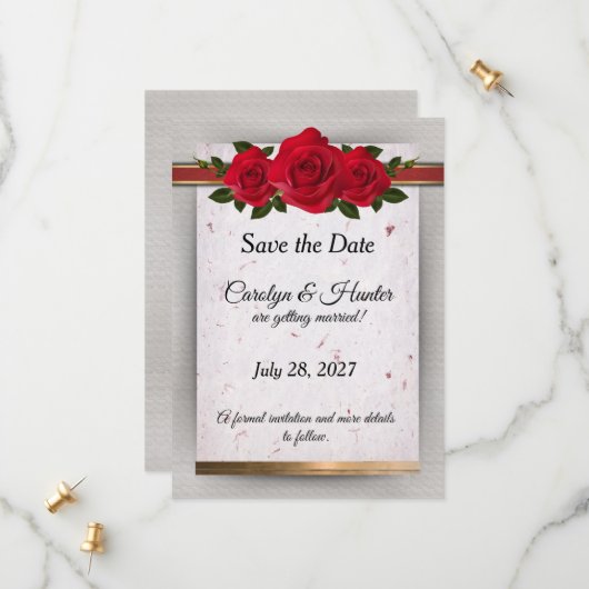 Prachtige rode rozen met gouden accenten bruiloft save the date (Voorkant / Achterkant in situ)