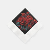 Prachtige rode rozen op zwart feest servet (Hoek)