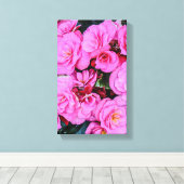 Prachtige roze bloemen canvas afdruk (Insitu (Houten vloer))