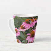 Prachtige roze Echinacea Flowers en Bee Latte Mok (Linkerhoek)