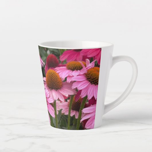 Prachtige roze Echinacea Flowers en Bee Latte Mok (Rechts)