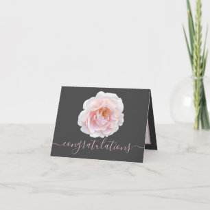 Prachtige roze roos grijs achtergrond gefeliciteer kaart