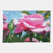 Prachtige roze roos in de blauwe lucht. Florale fo Theedoek (Horizontaal)