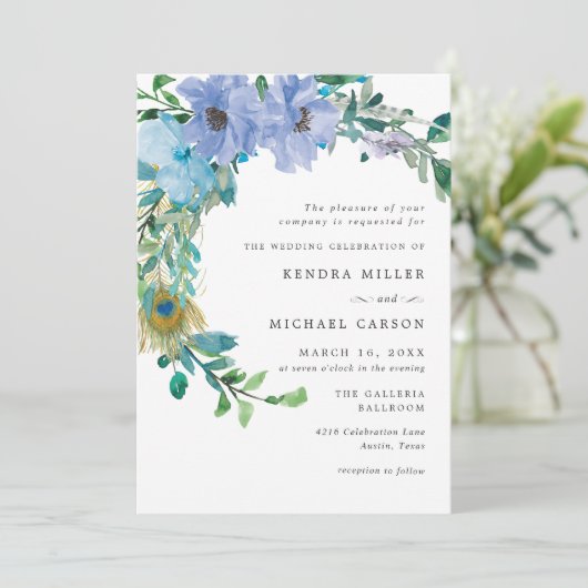 Prachtige saffier blauw bloemenbruiloft uitnodigin kaart (Staand voorkant)