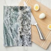 Prachtige strandscène met neerstortende golven theedoek (Quarter Fold)