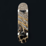 Prachtige teedy Leopard Faux Dierendruk Skateboard<br><div class="desc">Dit ontwerp is voorzien van een prachtige en trendy luipaard met glitteraccenten. De faux pelsdierafdrukken zijn verkrijgbaar in tinten van geel goud, wit, grijs, bruin, zwart en crème. Het afbeelding is modieus en modern, met stijlvolle en artistieke elementen die u zeker kunnen bevallen. Het is perfect voor degenen die van...</div>