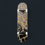 Prachtige teedy Leopard Faux Dierendruk Skateboard<br><div class="desc">Dit ontwerp is voorzien van een prachtige en trendy luipaard met glitteraccenten. De faux pelsdierafdrukken zijn verkrijgbaar in tinten van geel goud, wit, grijs, bruin, zwart en crème. Het afbeelding is modieus en modern, met stijlvolle en artistieke elementen die u zeker kunnen bevallen. Het is perfect voor degenen die van...</div>
