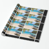 Prachtige Tropische Beach met een rowbootpatroon Cadeaupapier (Uitgerold)