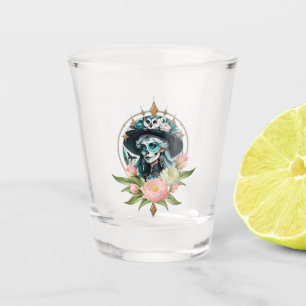 Prachtige vrouw met een prachtige suiker schedel m shot glas
