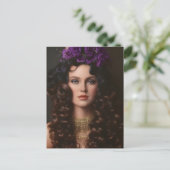 Prachtige vrouw met krullende huiden briefkaart (Staand voorkant)