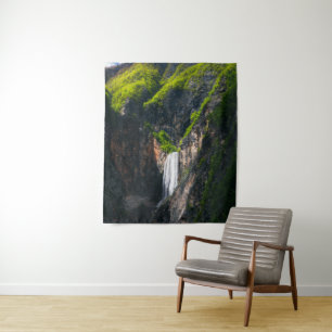 Prachtige waterval Boka in voorjaarsglorie Wandkleed