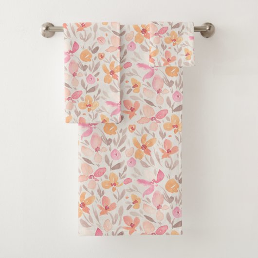 Prachtige Waterverf Blush Peach Floral Print Bad Handdoek (Insitu)