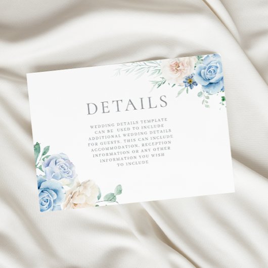 Prachtige witte en blauwe bloemen bruiloft details informatiekaartje