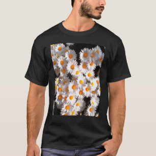 Prachtige Witte Madeliefjes Op Zwarte Bloem Kunst T-shirt