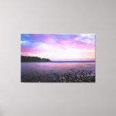 Prachtige zomer zonsondergang over een baai canvas afdruk (Voorkant)