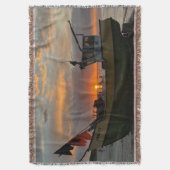 Prachtige zonsondergang over het zee en een visser deken (Voorkant Verticaal)