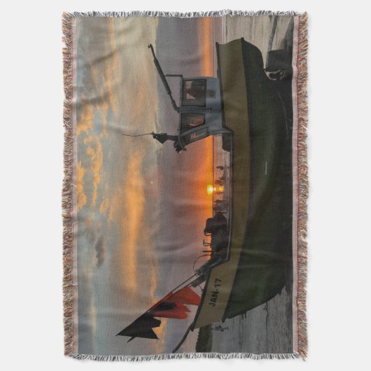 Prachtige zonsondergang over het zee en een visser deken (Voorkant Verticaal)